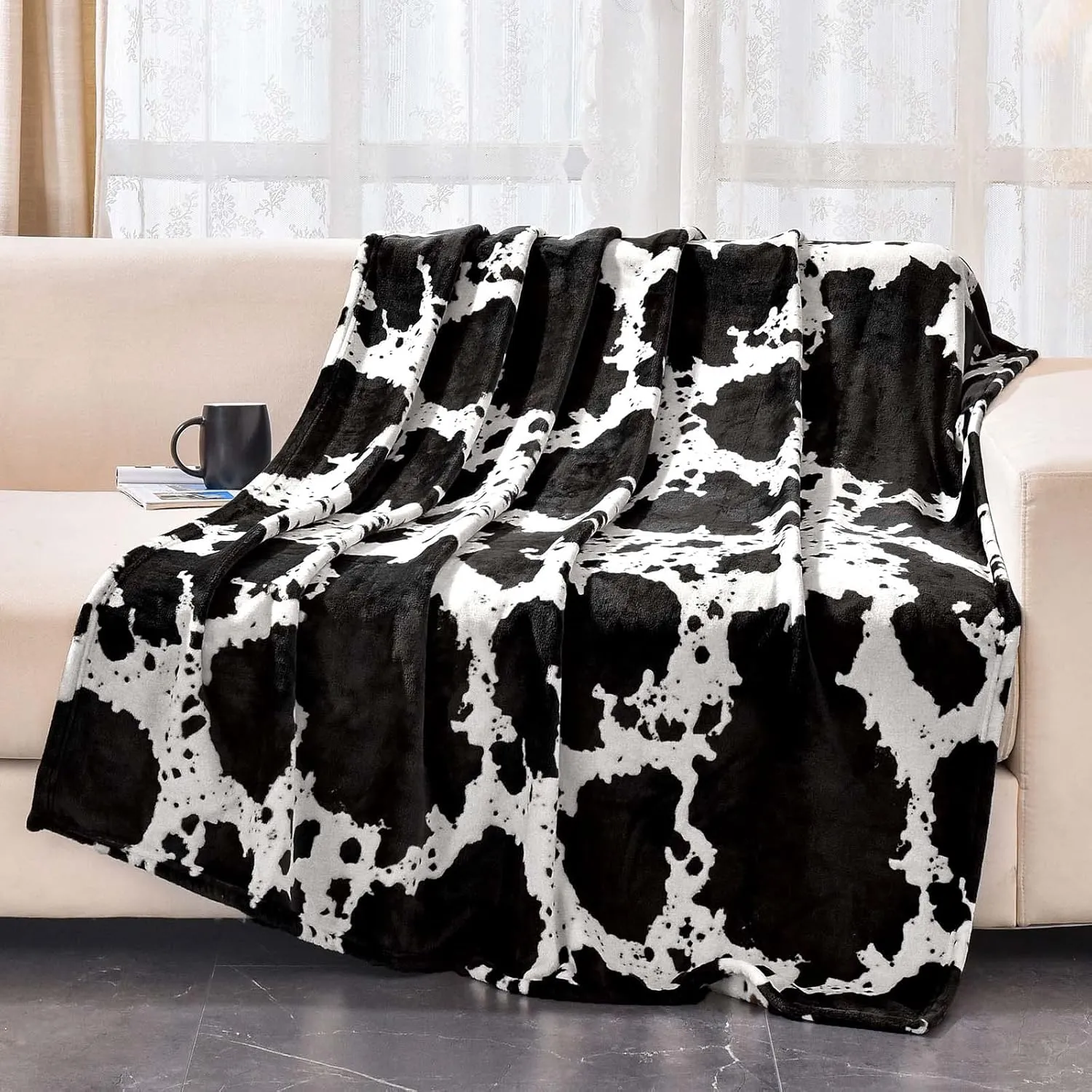 BNuitland Black Cow Print Flannel Blanket (50x70 Inches) with Storage pouch, 300 GSM Double Sided Super Soft Cozy Fleece Outdoor Lap Bed Throw, Gift for Adults and Kids, Lightweight Fuzzy Cow Decor