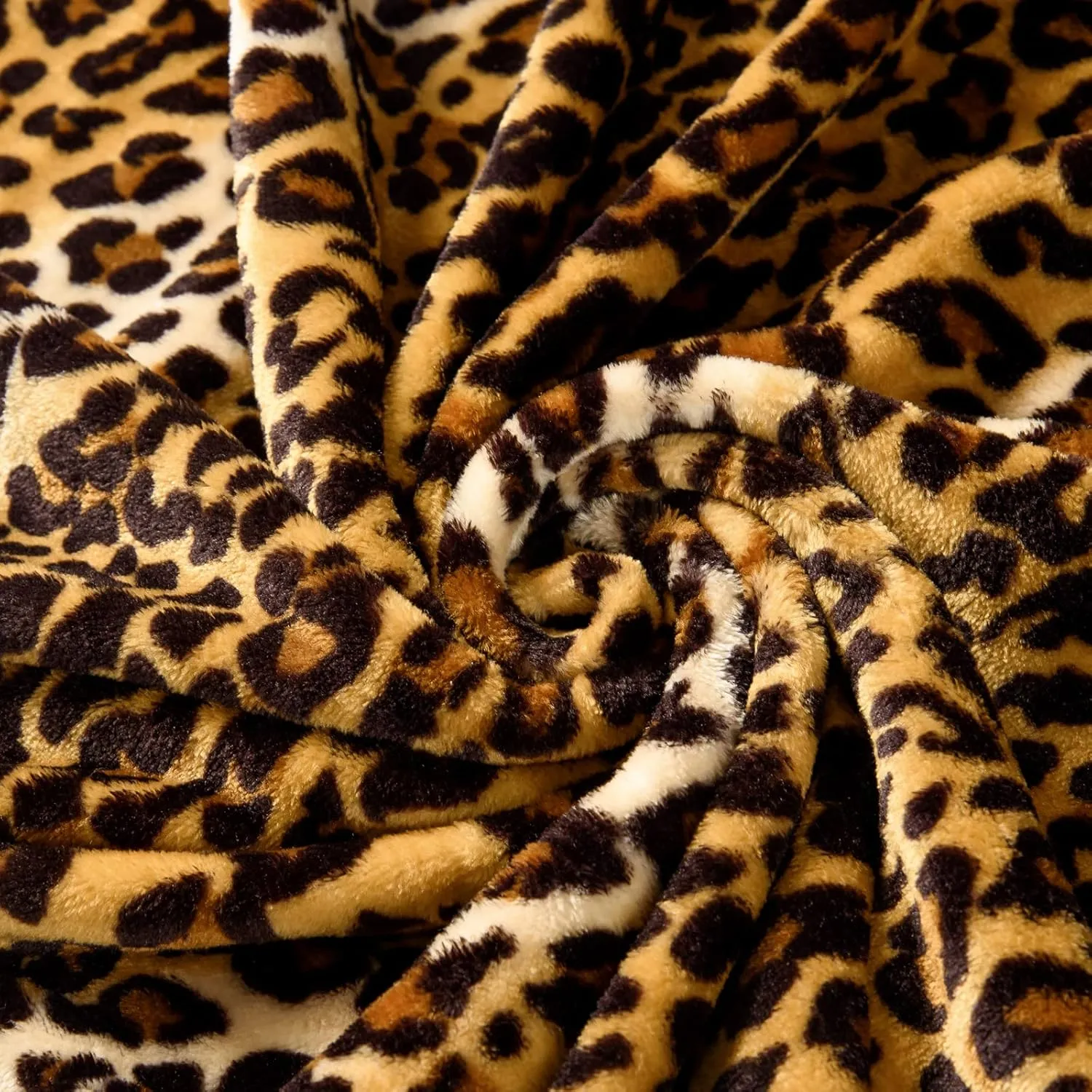 Bnuitland Leopard Print Fleece Flannel Throw (50x40inch) with Storage Pouch, 300 GSM Double Sided Lightweight for Bed Sofa Travel, Super Soft Fuzzy Fluffy Cheetah Print Blanket for Babys/Kids/Pets